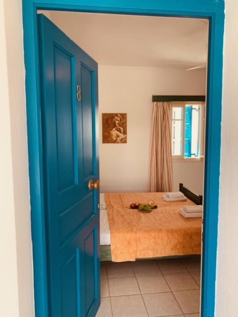 Manousos Rooms Adámas Eksteriør bilde