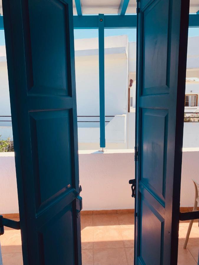 Manousos Rooms Adámas Eksteriør bilde