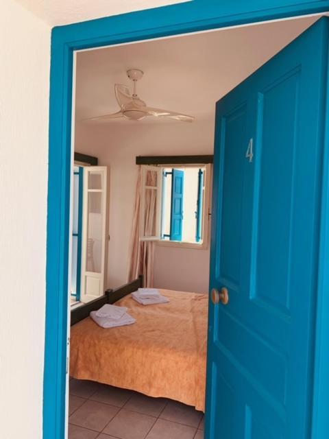 Manousos Rooms Adámas Eksteriør bilde