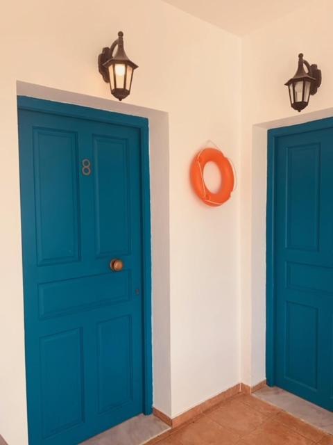 Manousos Rooms Adámas Eksteriør bilde